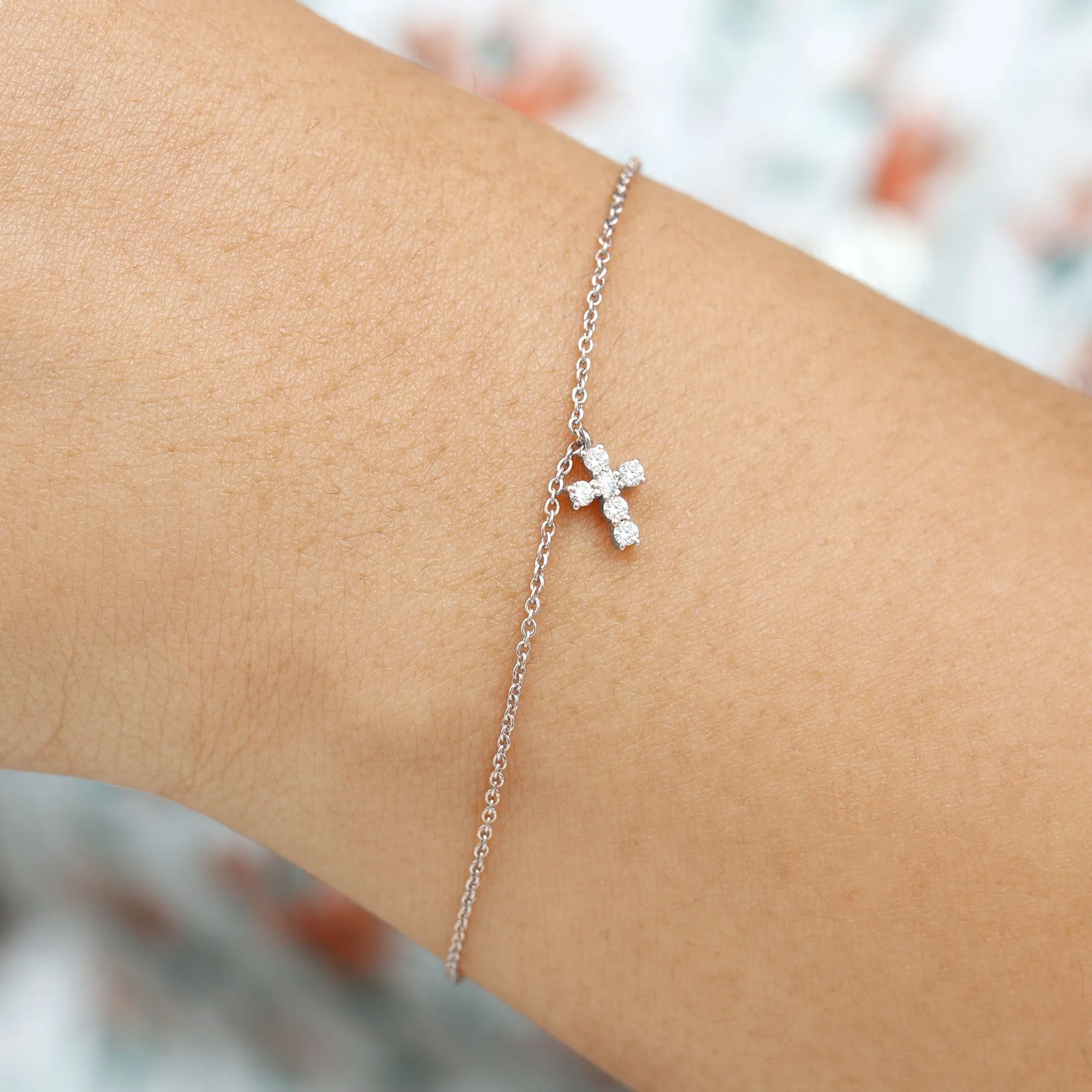 0.25 CT Cubic Zirconia Chain Charm Cross Bracelet in Gold