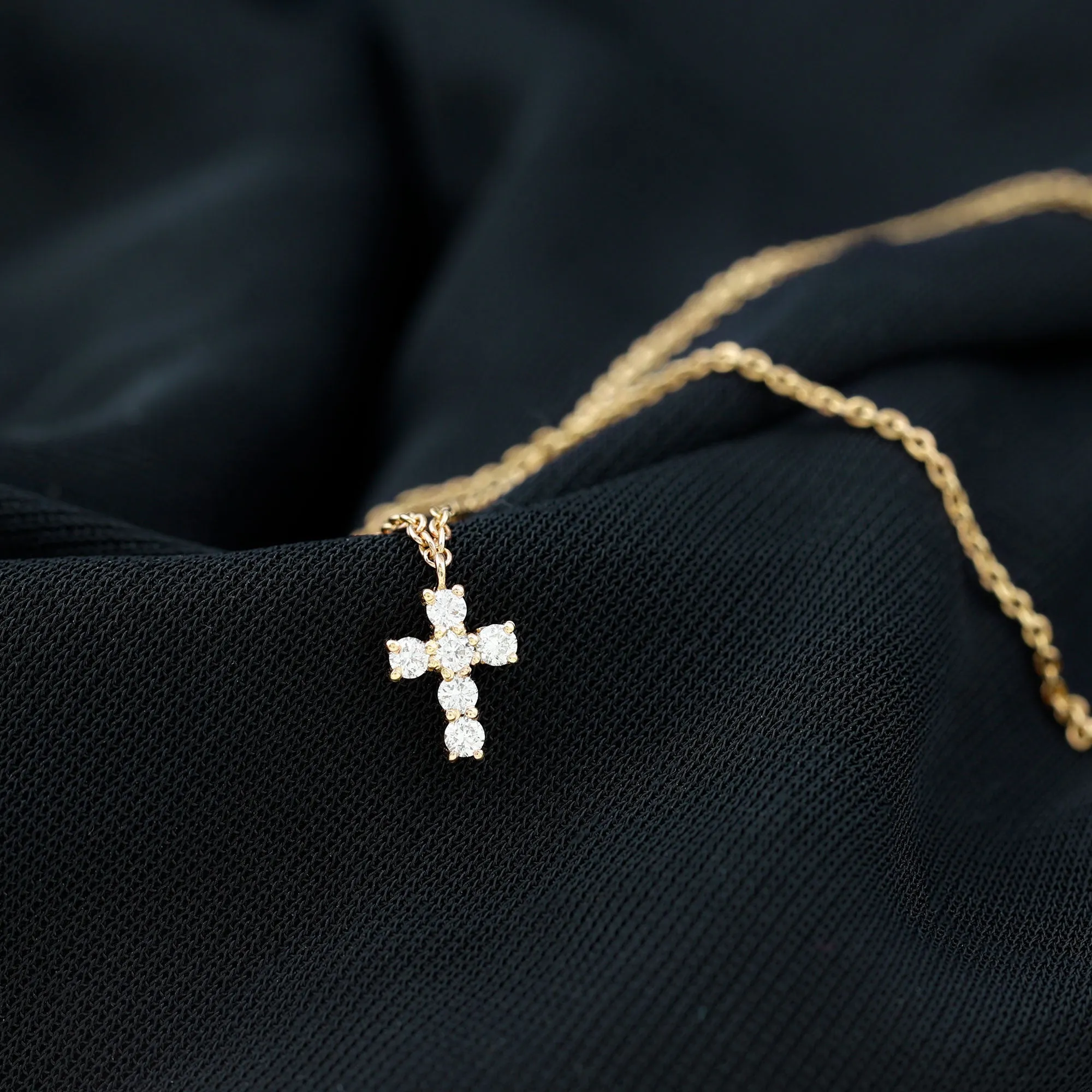 0.25 CT Cubic Zirconia Chain Charm Cross Bracelet in Gold