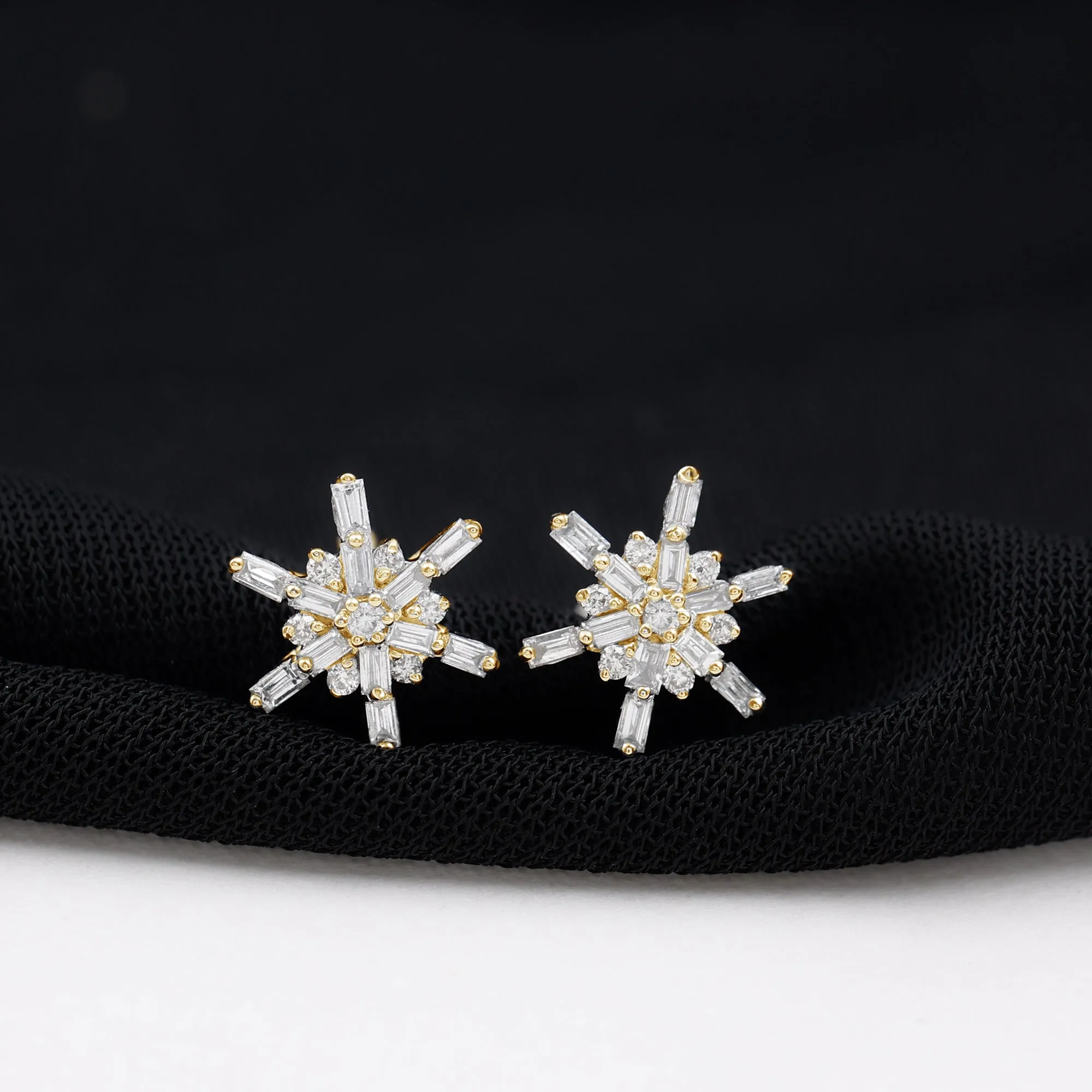 0.25 CT Minimal Diamond Cluster Stud Earrings
