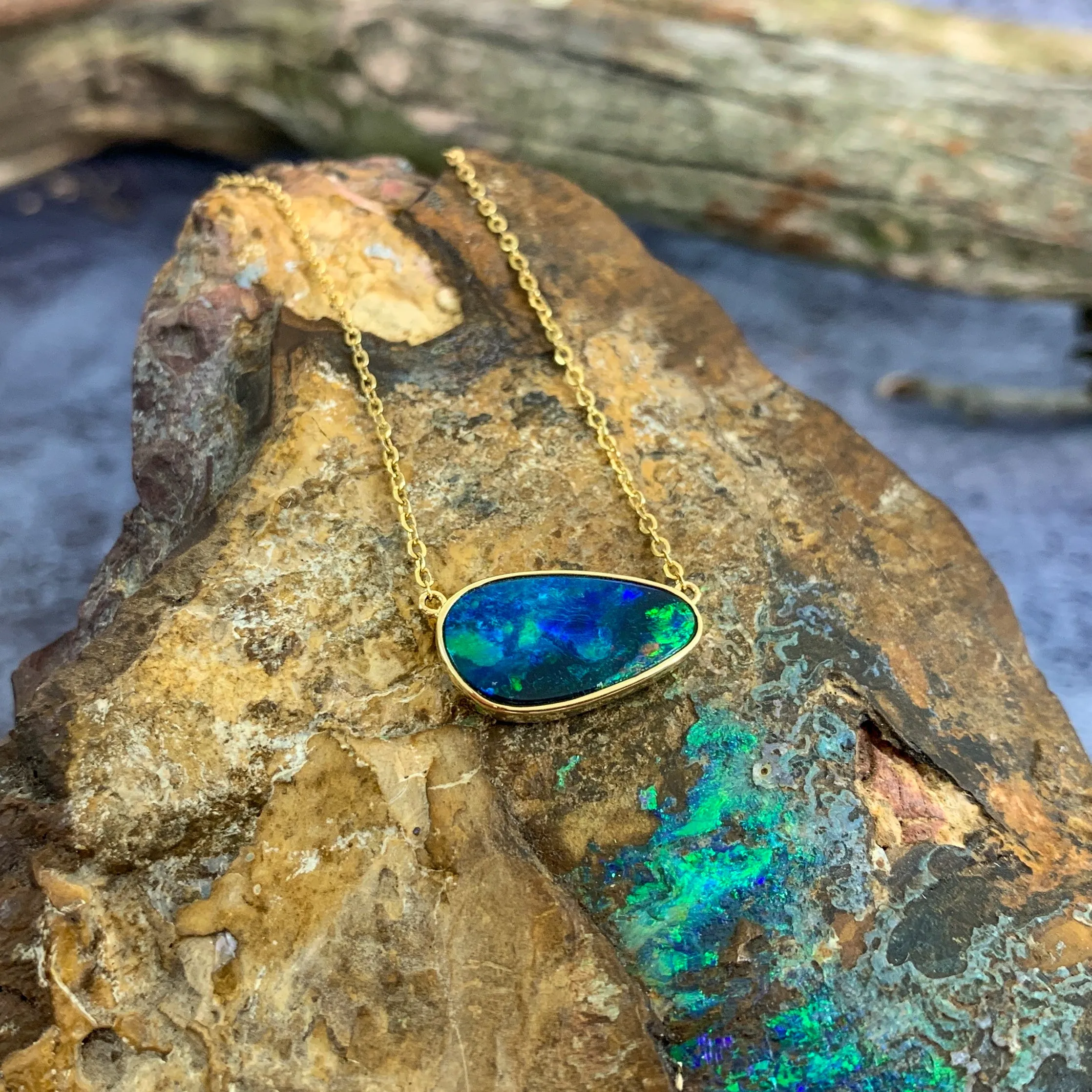 14kt Yellow Gold Opal solitaire necklace