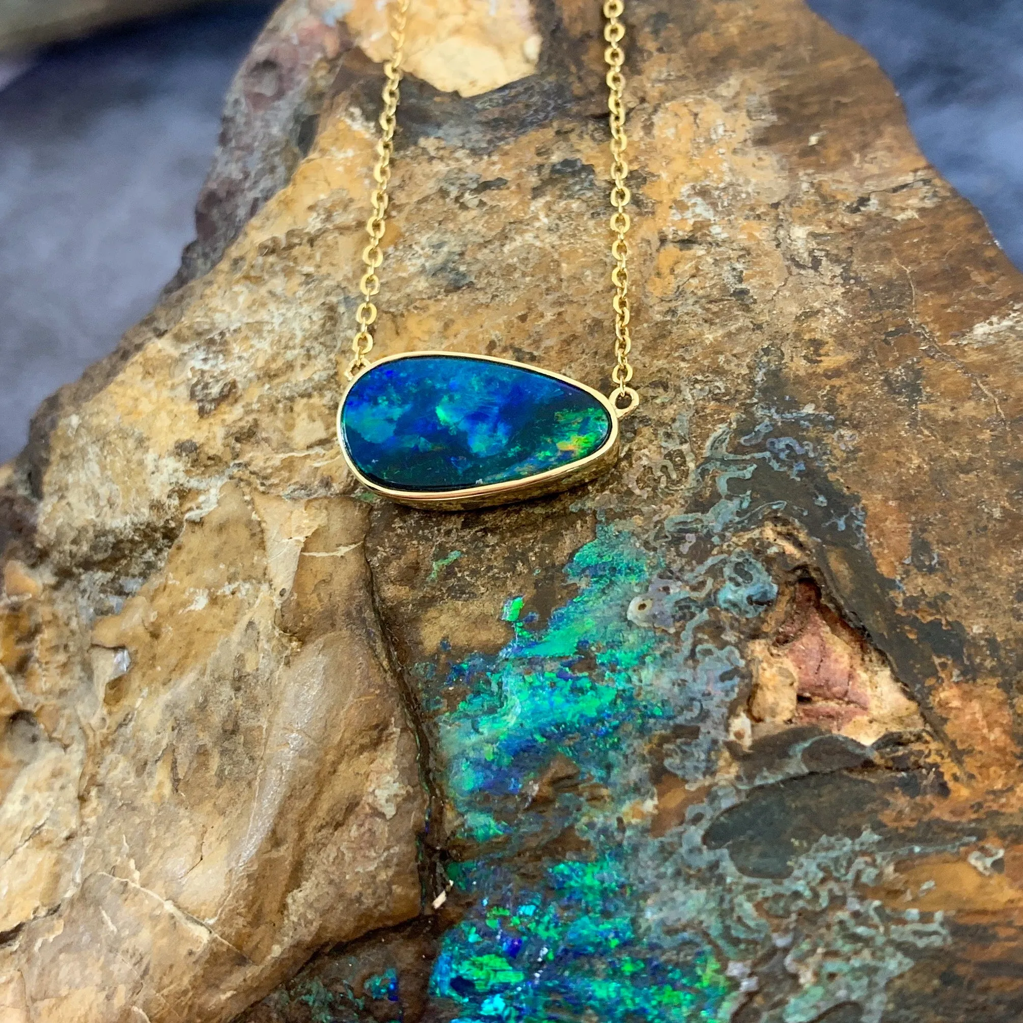 14kt Yellow Gold Opal solitaire necklace