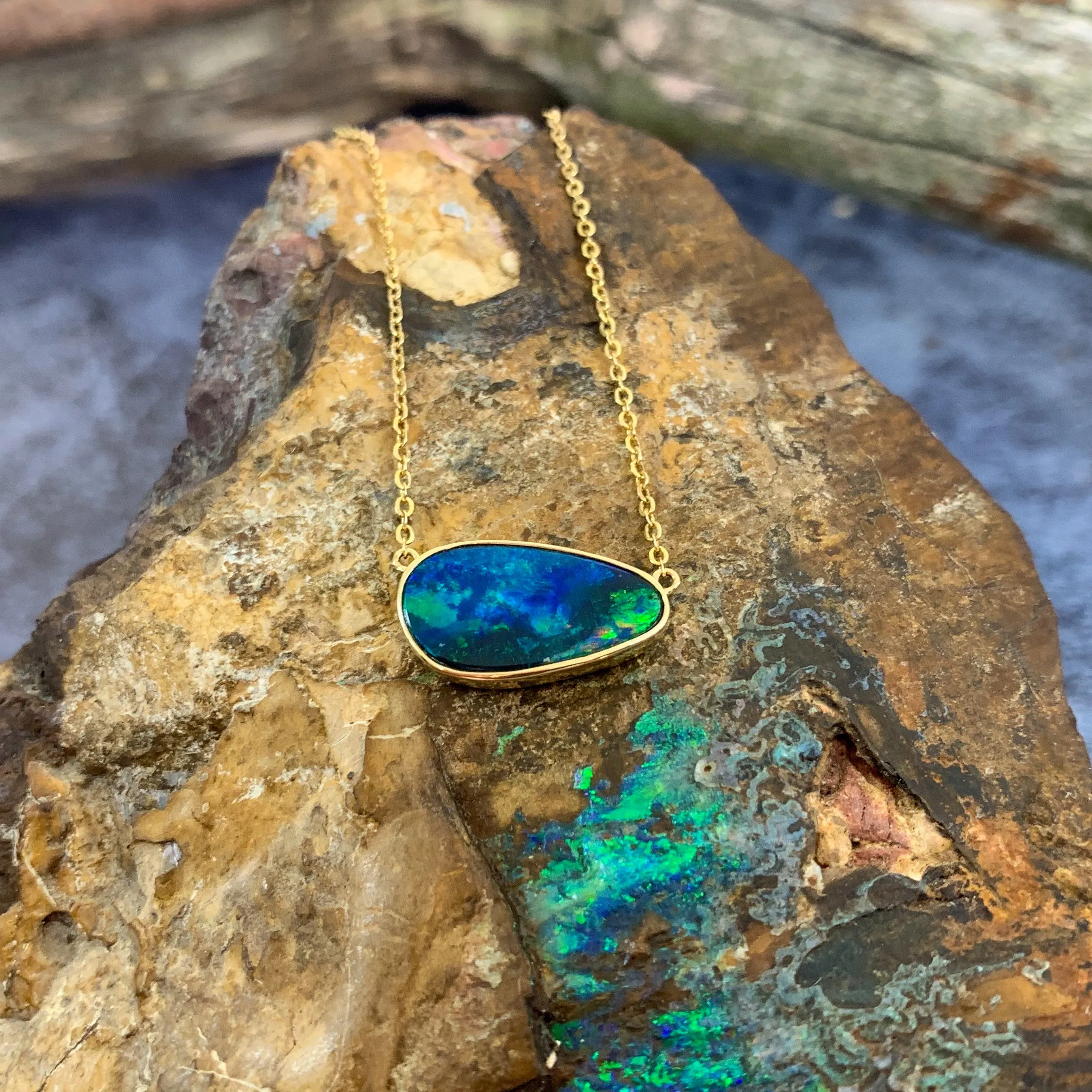 14kt Yellow Gold Opal solitaire necklace