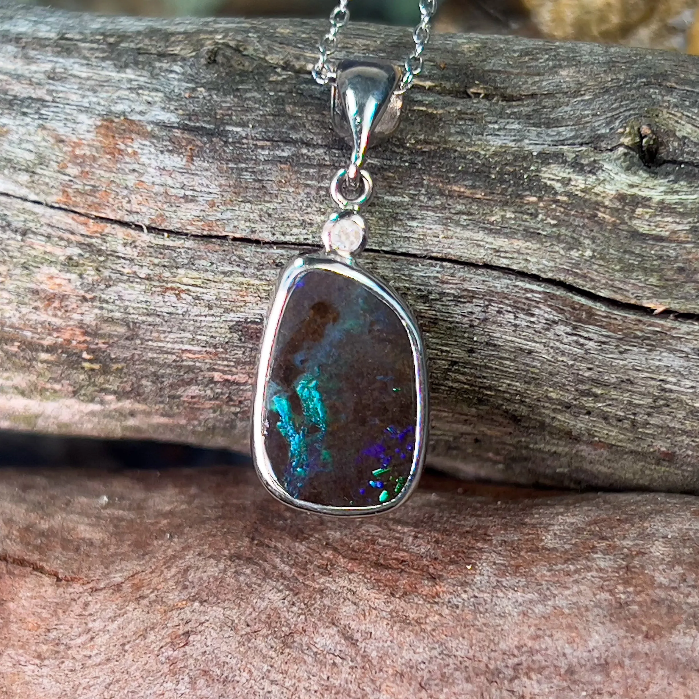 18kt White Gold Boulder Opal 2.58ct and diamond pendant