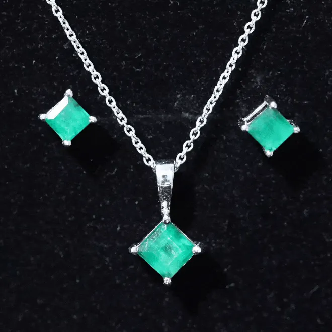 2 CT Princess Cut Emerald Solitaire Jewelry Set