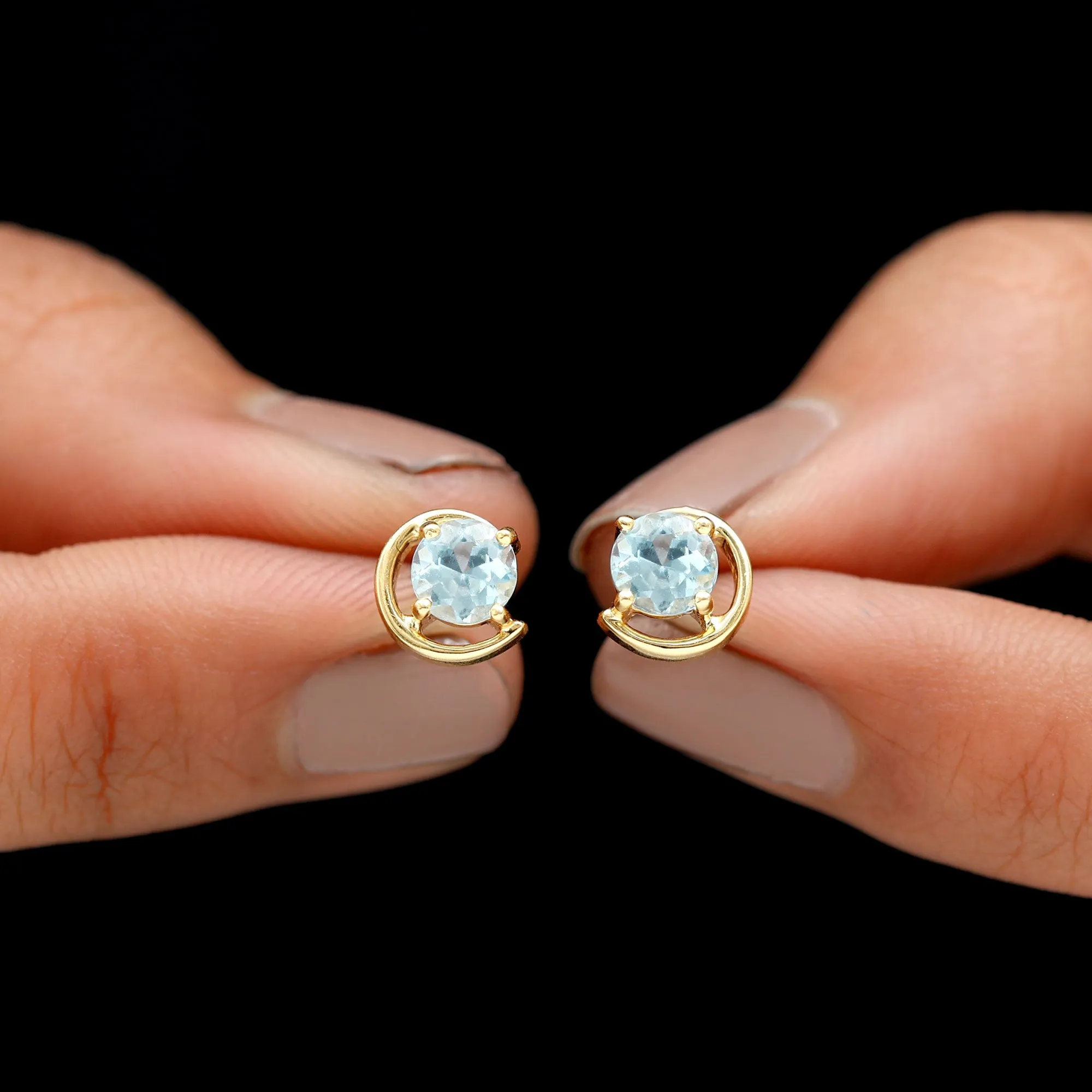 5 MM Round Sky Blue Topaz Simple Solitaire Stud Earrings in Prong Setting