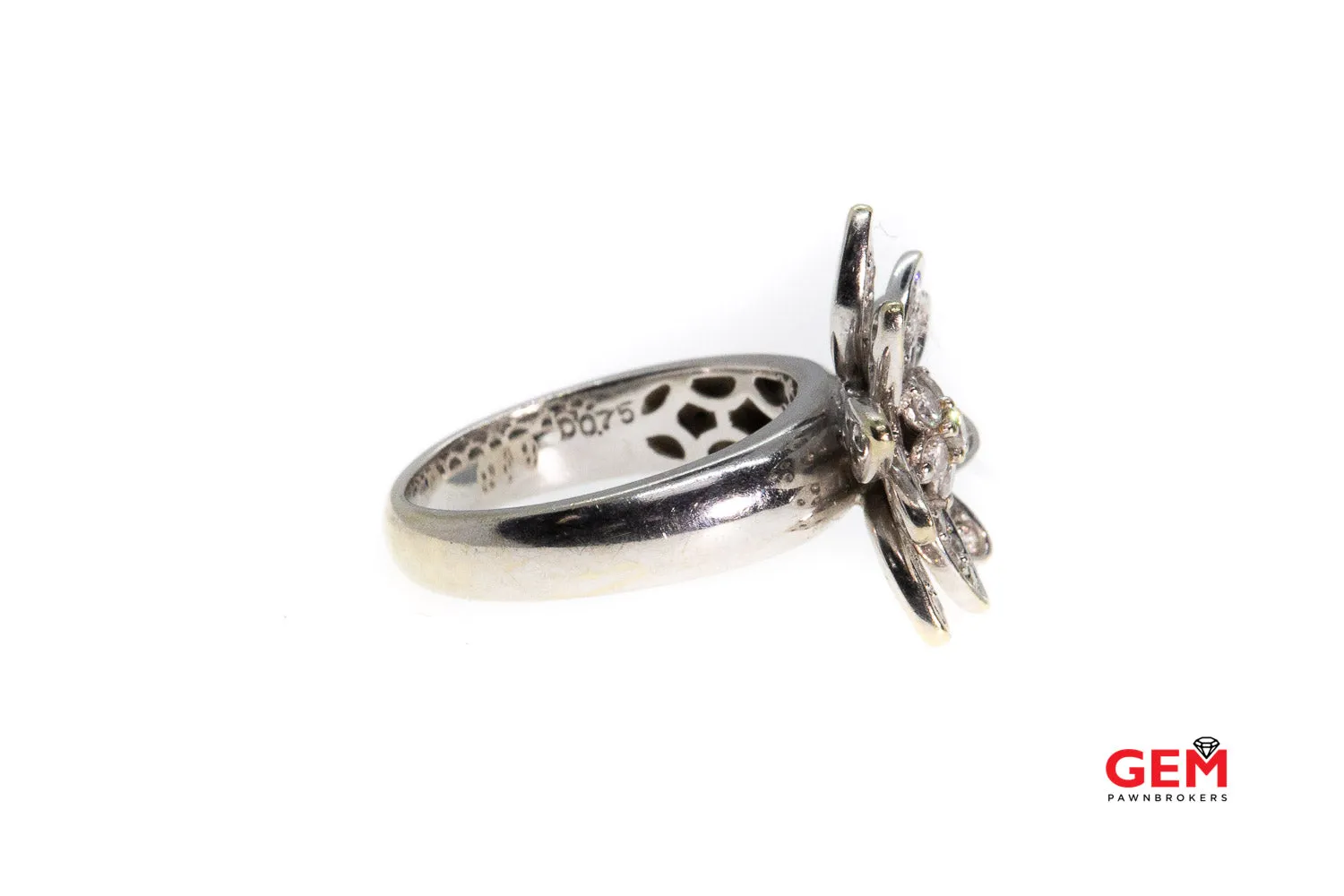 Diamond Flower Cocktail 18K 750 White Gold Cluster Star Ring Size 7