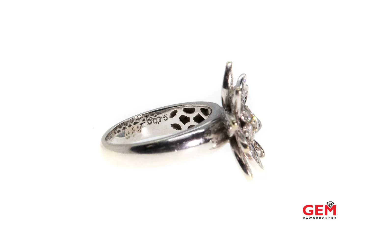 Diamond Flower Cocktail 18K 750 White Gold Cluster Star Ring Size 7