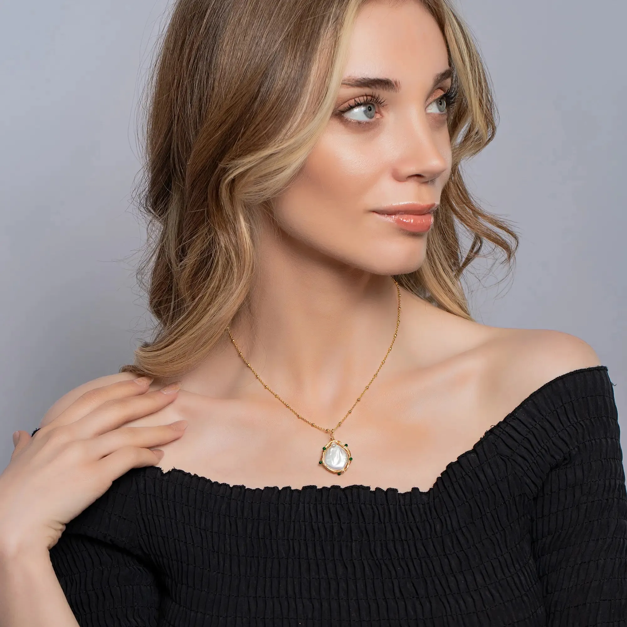 Emerald Bead Pearl Necklace