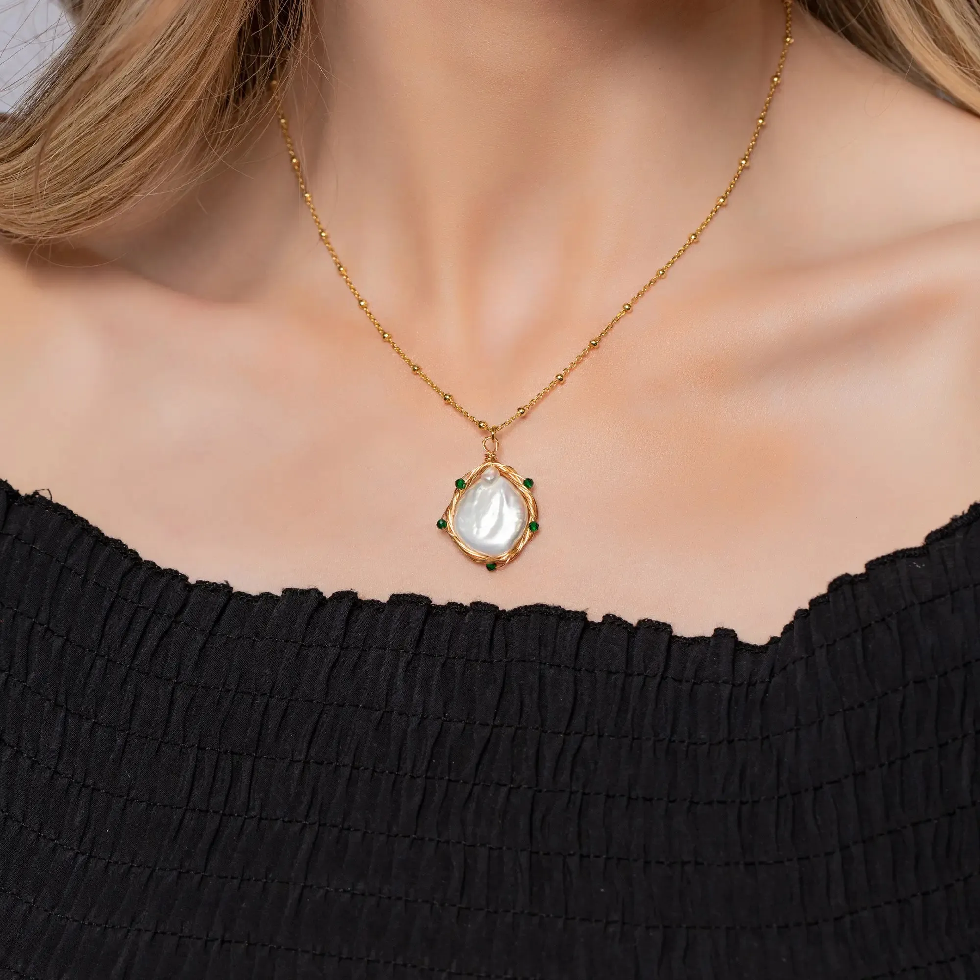 Emerald Bead Pearl Necklace