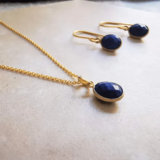 Gold Oval Lapis Lazuli Pendant Chain Necklace
