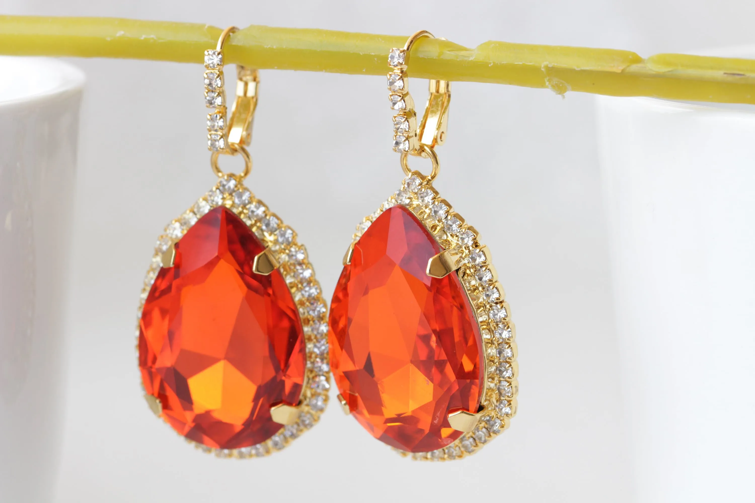 ORANGE TEARDROP RING