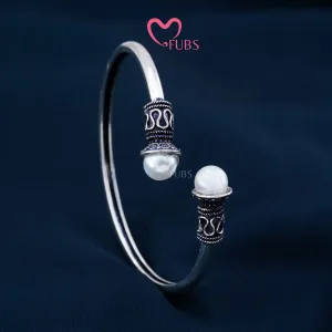 Pearl in the Sea Shell Bracelet