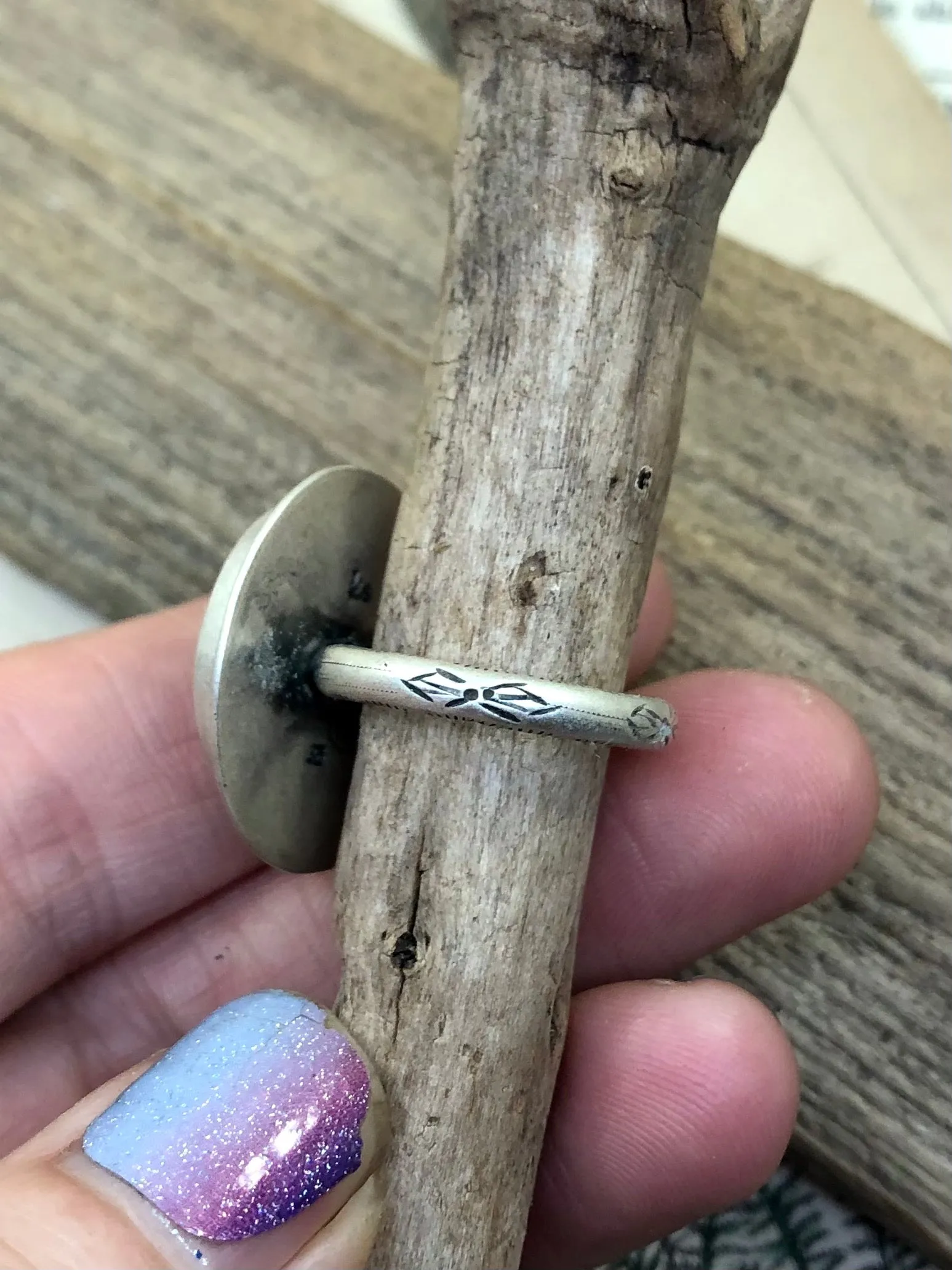 Royston Ribbon Round Ring
