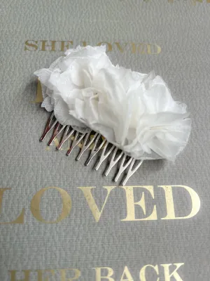 White Floral Headpiece, Bridal White Hydrangea Hair Comb, Minimal Floral Hair Accessories, Wedding Hair Piece White, Dried Flower Comb Bride