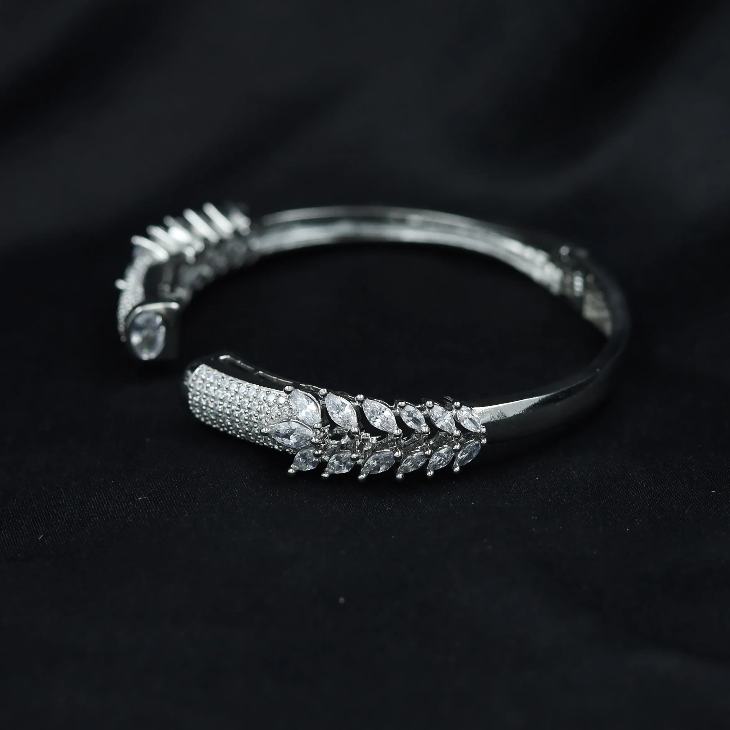 Zircon/AD Bracelet 11636-08